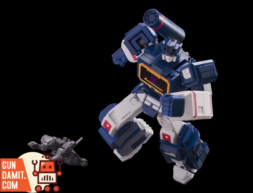 Flame Toys Furai Model Soundwave runners and unassembled parts layout Flame Toys Furai Model Soundwave runners and unassembled parts layout