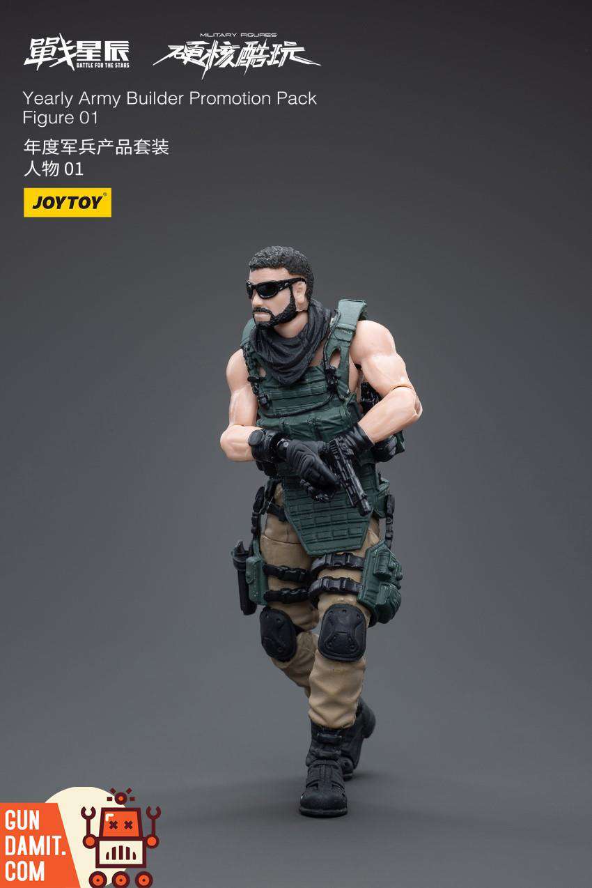 JoyToy 1/18 Army Builder Figure 01 rear view with backpack and pouches JoyToy 1/18 Army Builder Figure 01 rear view with backpack and pouches