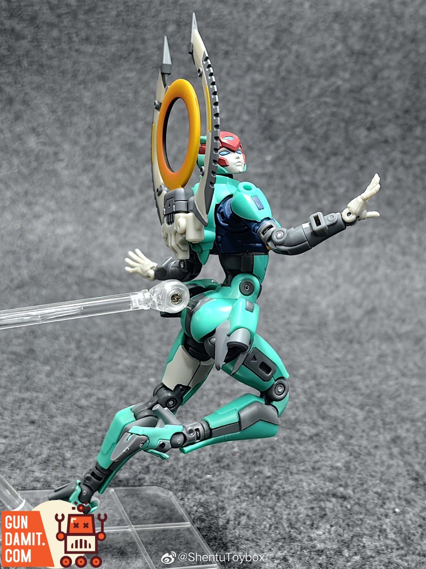 Astrobots A-04 Athenia figure side profile with articulated joint demonstration Astrobots A-04 Athenia figure side profile with articulated joint demonstration