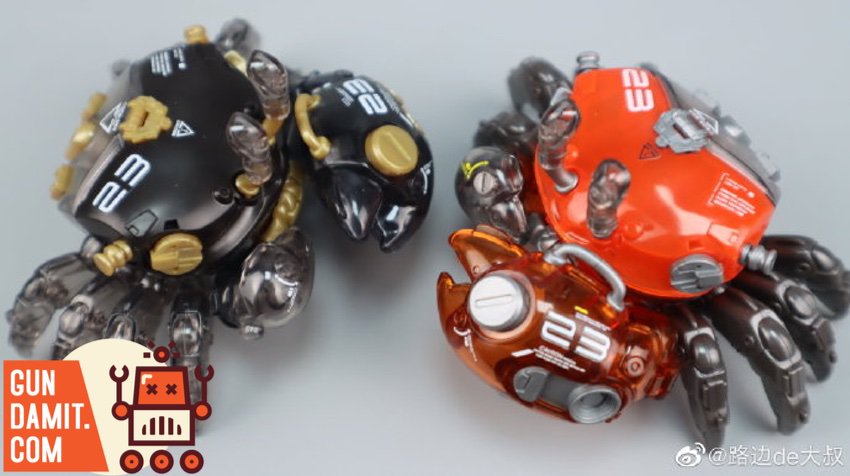 Black gold and red fiddler crab models side by side comparison Black gold and red fiddler crab models side by side comparison