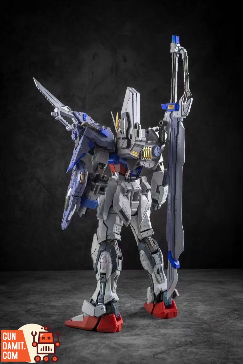 MS 1/72 Sword Strike upgrade kit assembled on Aile Strike Gundam with anti-ship sword MS 1/72 Sword Strike upgrade kit assembled on Aile Strike Gundam with anti-ship sword