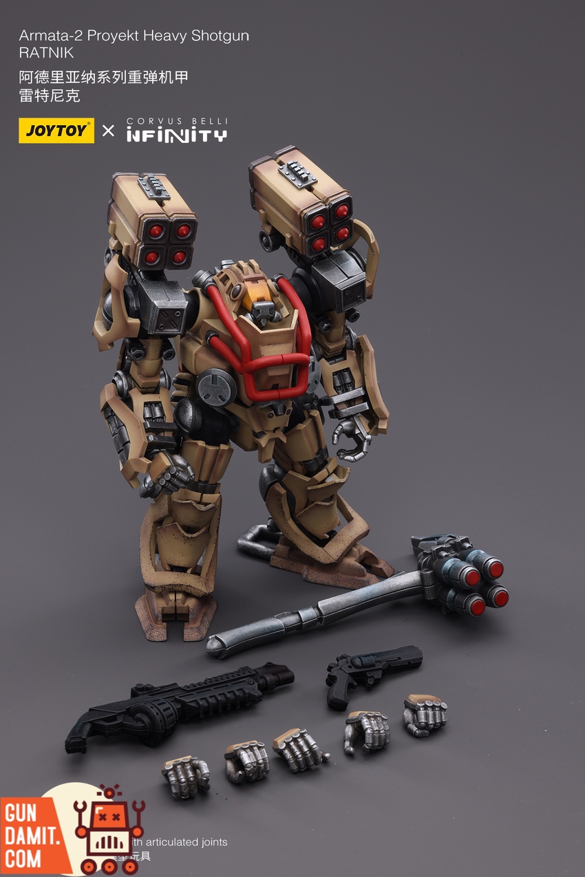JoyToy Armata-2 Ratnik side view with battle axe JoyToy Armata-2 Ratnik side view with battle axe