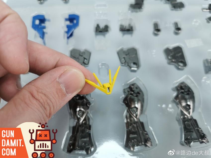 Effects Wings 1/100 Wing Gundam Zero EW Ver.Ka metal frame parts laid out on runner tray Effects Wings 1/100 Wing Gundam Zero EW Ver.Ka metal frame parts laid out on runner tray