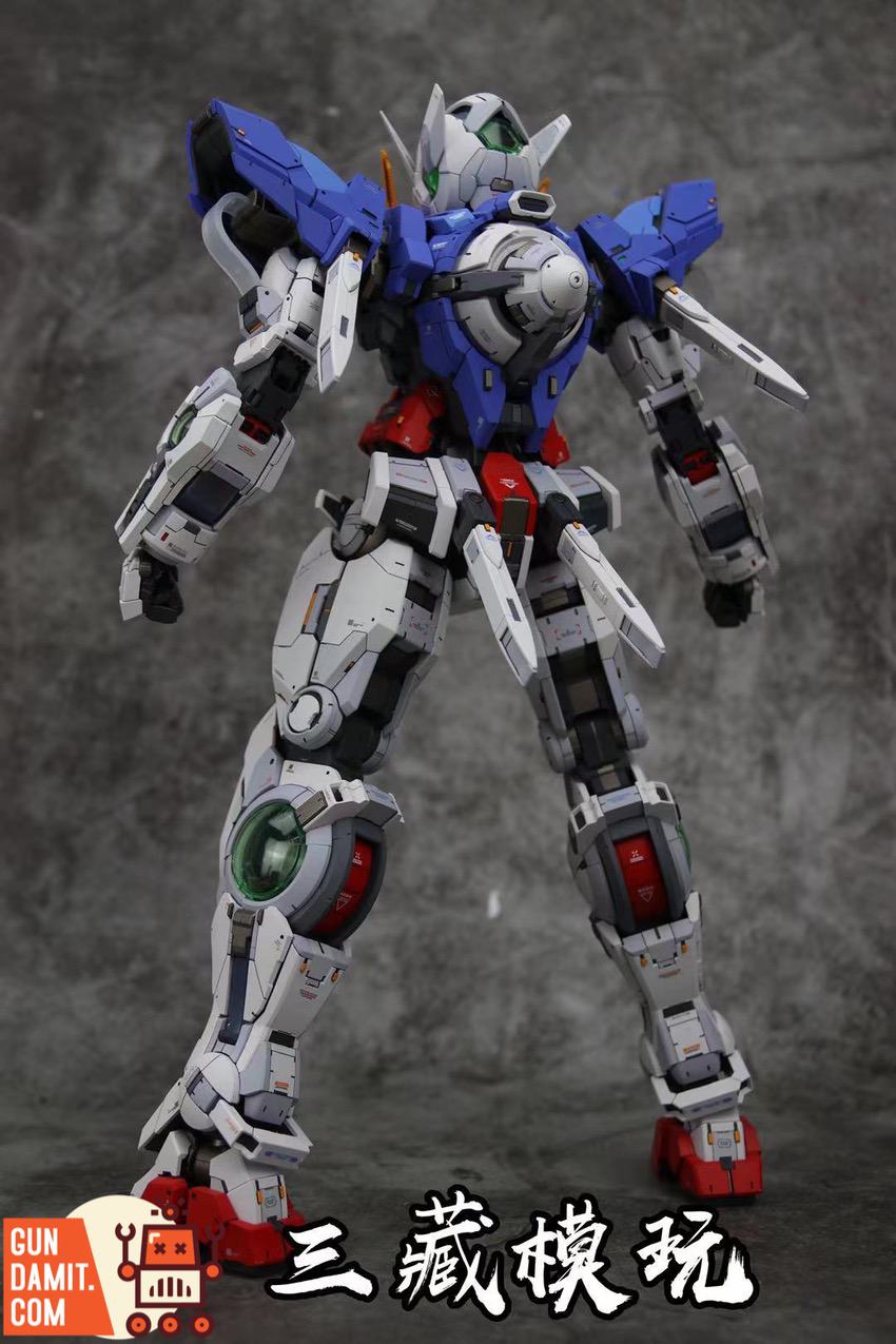 Rear view of upgraded PG Gundam Exia showing backpack and GN Drive details Rear view of upgraded PG Gundam Exia showing backpack and GN Drive details