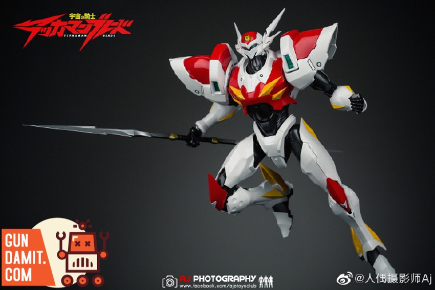 Threezero Tekkaman Blade rear view of wing fins and back armor detail Threezero Tekkaman Blade rear view of wing fins and back armor detail