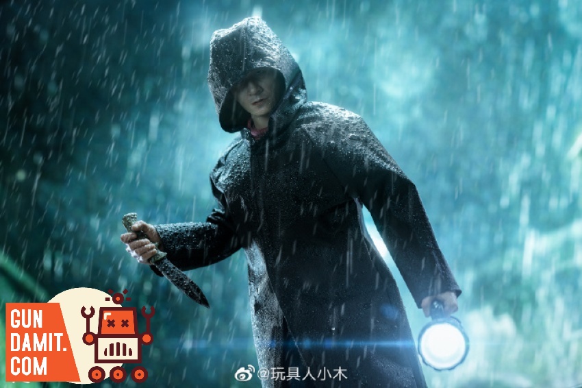 World Box 1/6 AT036S Smuggler in raincoat with knife and flashlight in rain scene World Box 1/6 AT036S Smuggler in raincoat with knife and flashlight in rain scene