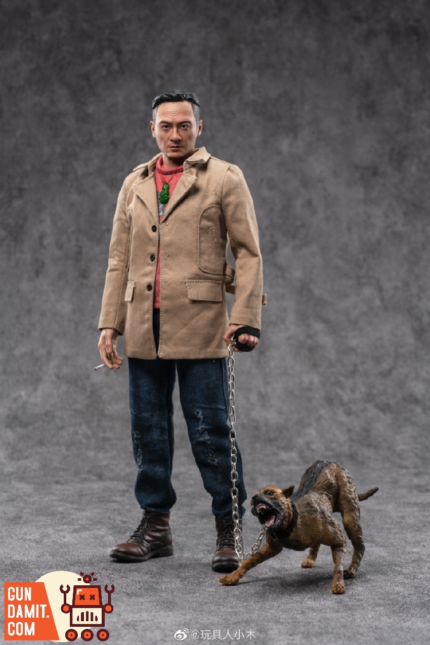 World Box 1/6 AT036S Smuggler standing with guard dog in casual outfit World Box 1/6 AT036S Smuggler standing with guard dog in casual outfit