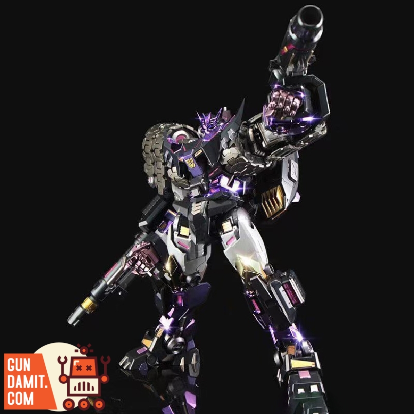QS02 Tarn chrome electroplated close-up showing Decepticon insignia detail QS02 Tarn chrome electroplated close-up showing Decepticon insignia detail