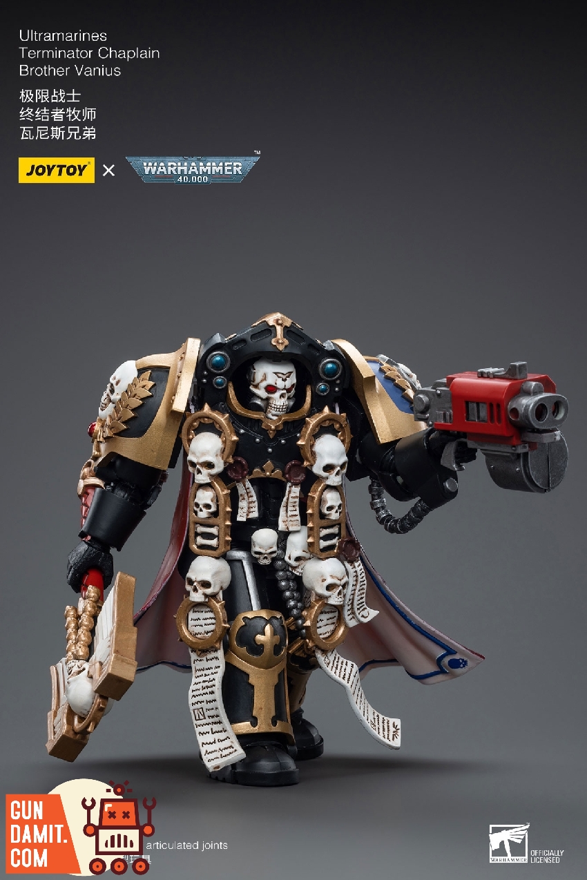 1/18 Ultramarines Terminator Chaplain Brother Vanius full display 1/18 Ultramarines Terminator Chaplain Brother Vanius full display
