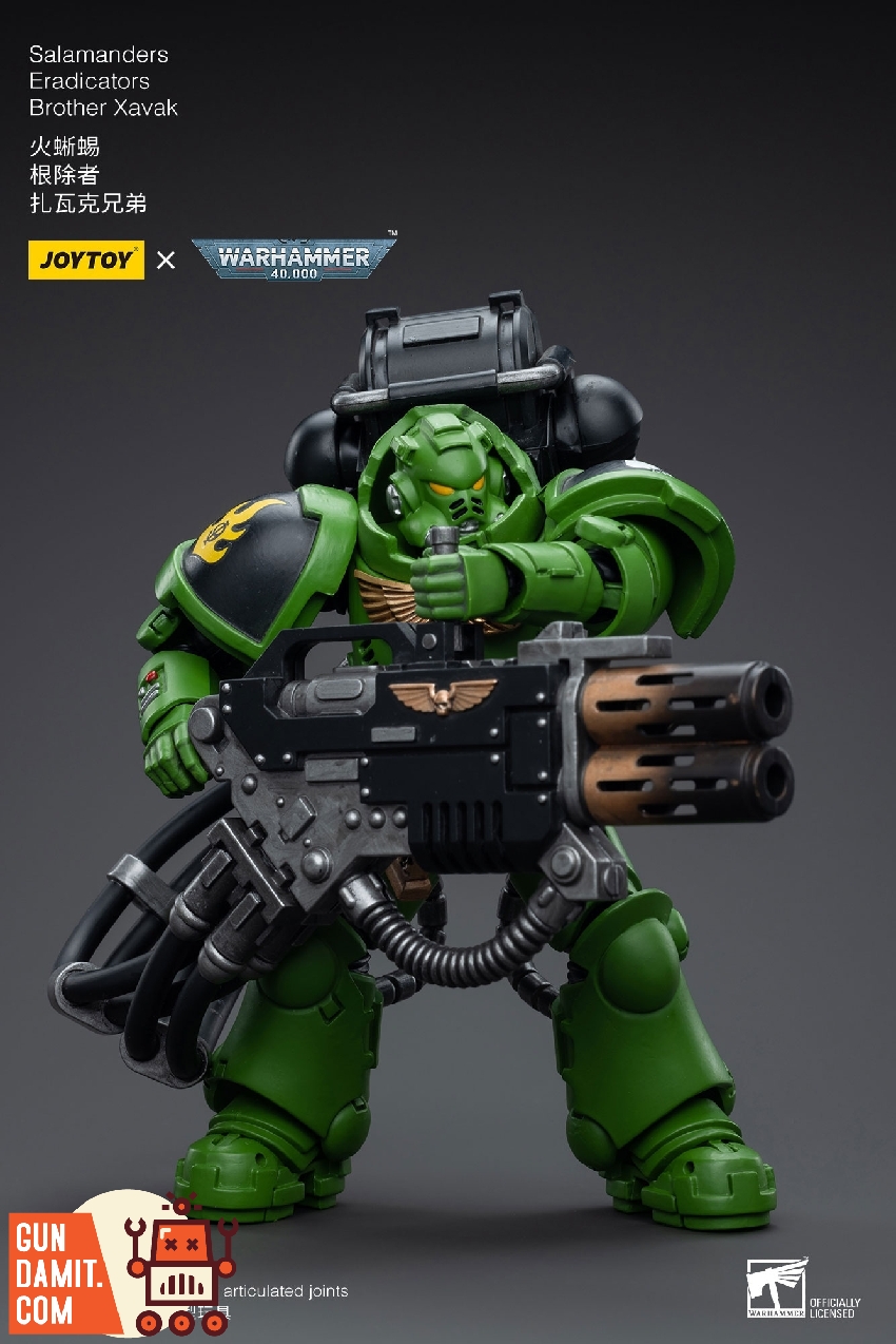 JoyToy 1/18 Salamanders Xavak rear view with backpack details JoyToy 1/18 Salamanders Xavak rear view with backpack details