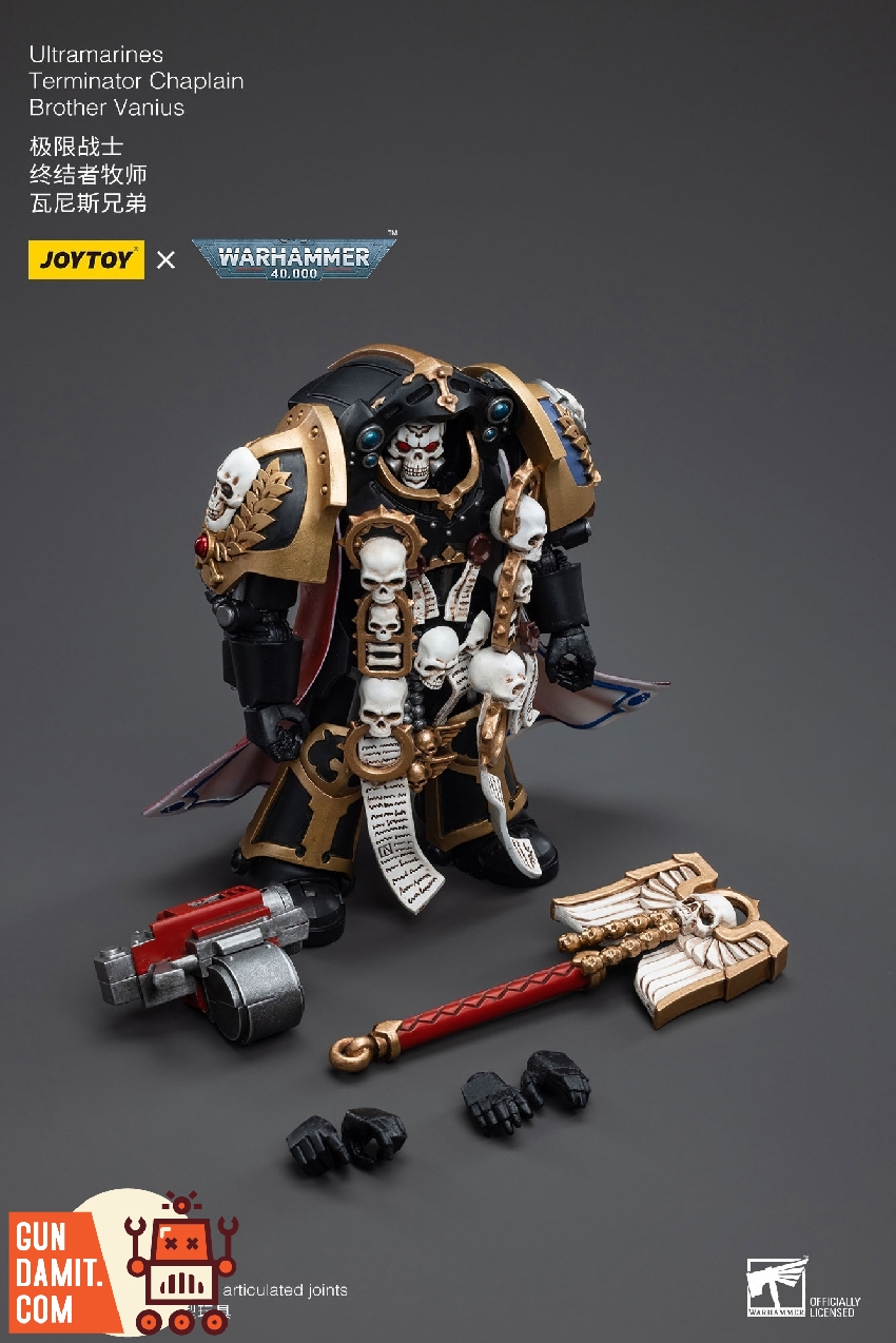 JoyToy WH40K Ultramarines Chaplain with skull-faced helmet and crozius JoyToy WH40K Ultramarines Chaplain with skull-faced helmet and crozius