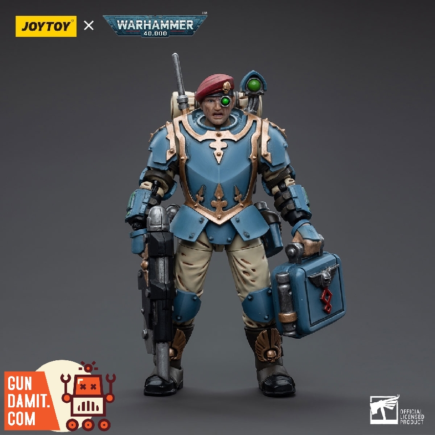 JoyToy 1/18 Warhammer 40K Tempestus Scions Medic with medical case and blue armor JoyToy 1/18 Warhammer 40K Tempestus Scions Medic with medical case and blue armor