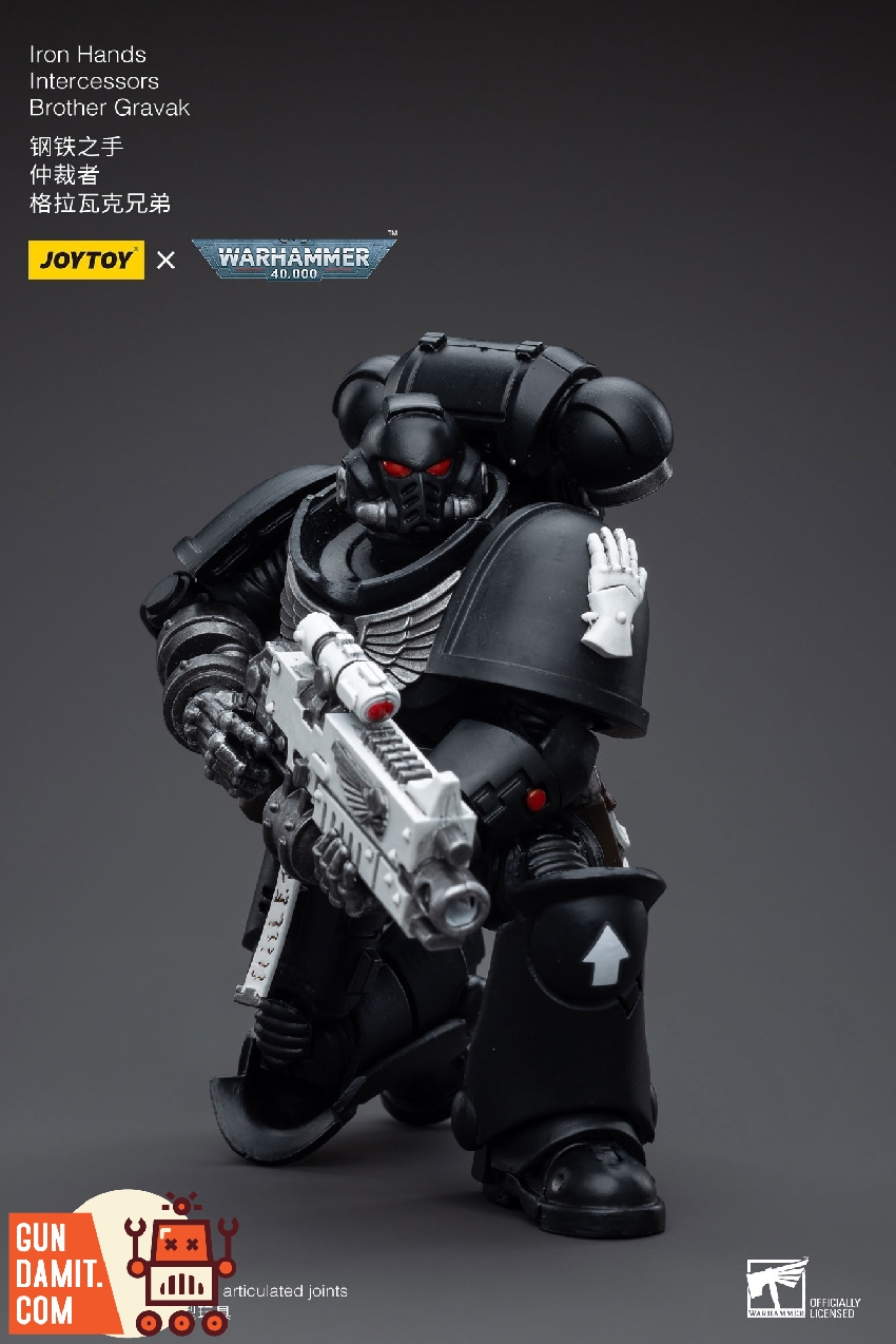 JoyToy 1/18 Warhammer 40K Iron Hands Intercessors Brother Gravak in black power armor JoyToy 1/18 Warhammer 40K Iron Hands Intercessors Brother Gravak in black power armor