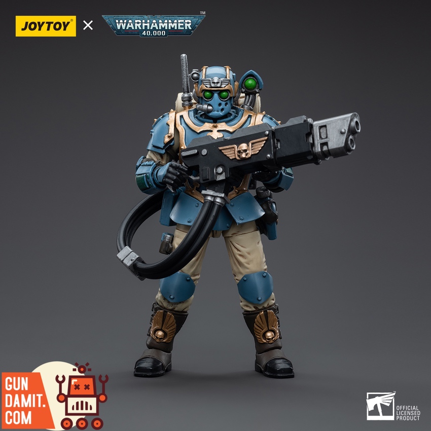 JoyToy Warhammer 40K Kappic Eagles Hot-Shot Volley Gunner standing pose with weapon at ready on grey background JoyToy Warhammer 40K Kappic Eagles Hot-Shot Volley Gunner standing pose with weapon at ready on grey background