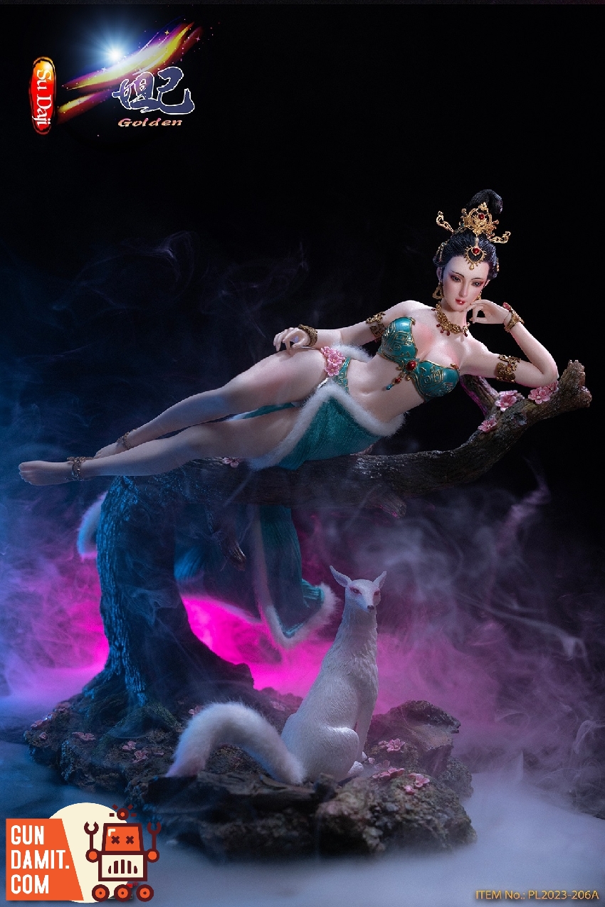 TBLeague 1/6 Su Daji Golden Version reclining on branch with teal outfit and white fox companion TBLeague 1/6 Su Daji Golden Version reclining on branch with teal outfit and white fox companion