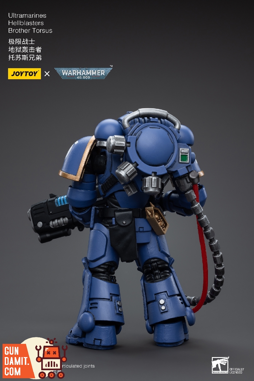 JoyToy 1/18 Ultramarines Hellblaster Brother Torsus rear view in blue armor with plasma incinerator cable JoyToy 1/18 Ultramarines Hellblaster Brother Torsus rear view in blue armor with plasma incinerator cable