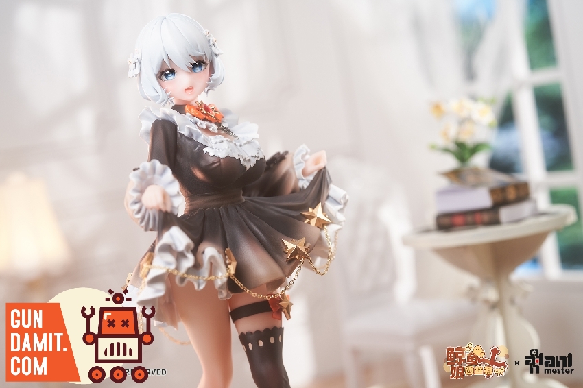 Animester Whale Girl Sister Normal figure side angle showing chain decorations Animester Whale Girl Sister Normal figure side angle showing chain decorations