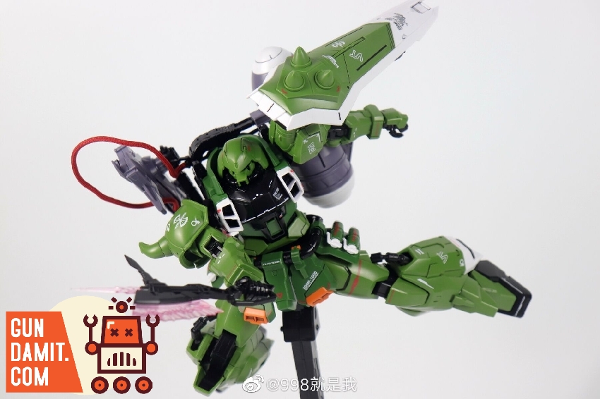 Phantom Model 1/100 Gunner Zaku Warrior Green Version in firing pose with large beam cannon on shoulder Phantom Model 1/100 Gunner Zaku Warrior Green Version in firing pose with large beam cannon on shoulder
