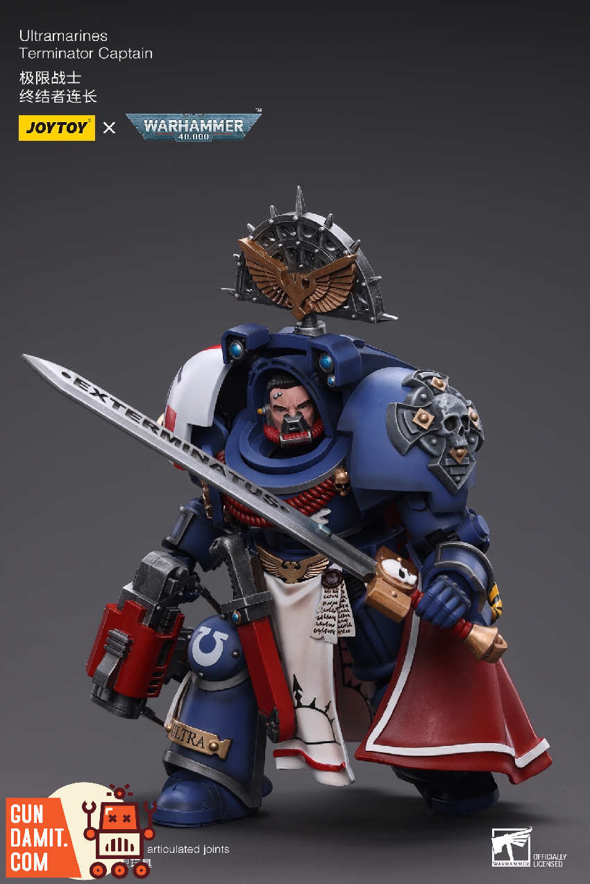 JoyToy Warhammer 40K Ultramarines Terminator Captain upper body close-up showing face and armor detail JoyToy Warhammer 40K Ultramarines Terminator Captain upper body close-up showing face and armor detail