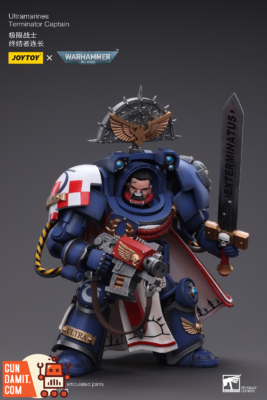 JoyToy Warhammer 40K Ultramarines Terminator Captain holding power sword and storm bolter standing pose JoyToy Warhammer 40K Ultramarines Terminator Captain holding power sword and storm bolter standing pose