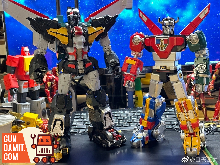 The Gattai Dancouga beast machines pre-combination The Gattai Dancouga beast machines pre-combination