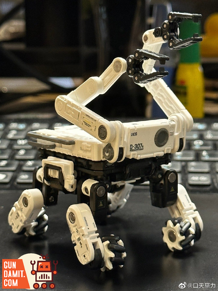 52Toys MB-26 Ben Ben detail of mechanical legs 52Toys MB-26 Ben Ben detail of mechanical legs