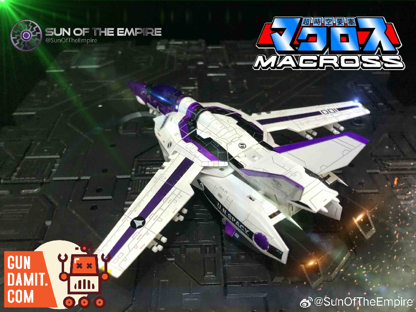 KitzConcept Macross VF-1S purple edition in white and purple fighter mode on display surface KitzConcept Macross VF-1S purple edition in white and purple fighter mode on display surface