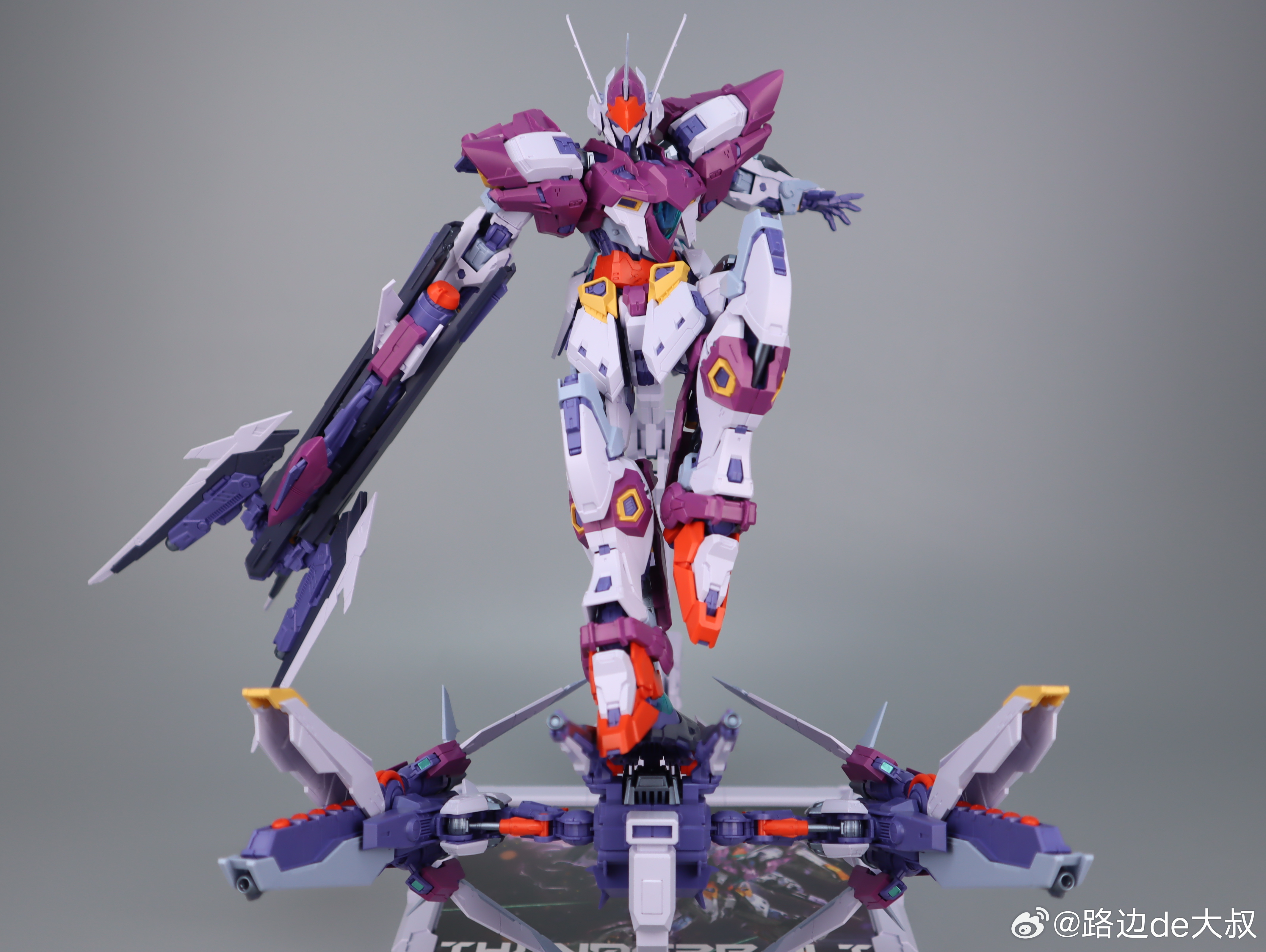 IN ERA+ 1/100 Thunderbolt fully armored form standing on base with large rifle in white purple and magenta IN ERA+ 1/100 Thunderbolt fully armored form standing on base with large rifle in white purple and magenta