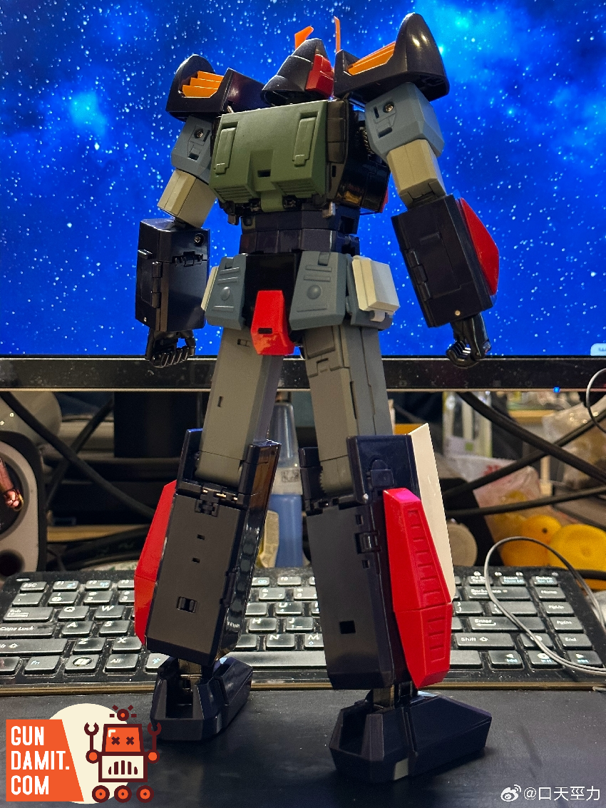 Pose+ Metal Series Baldios combined aerial vehicle mode with rotors Pose+ Metal Series Baldios combined aerial vehicle mode with rotors