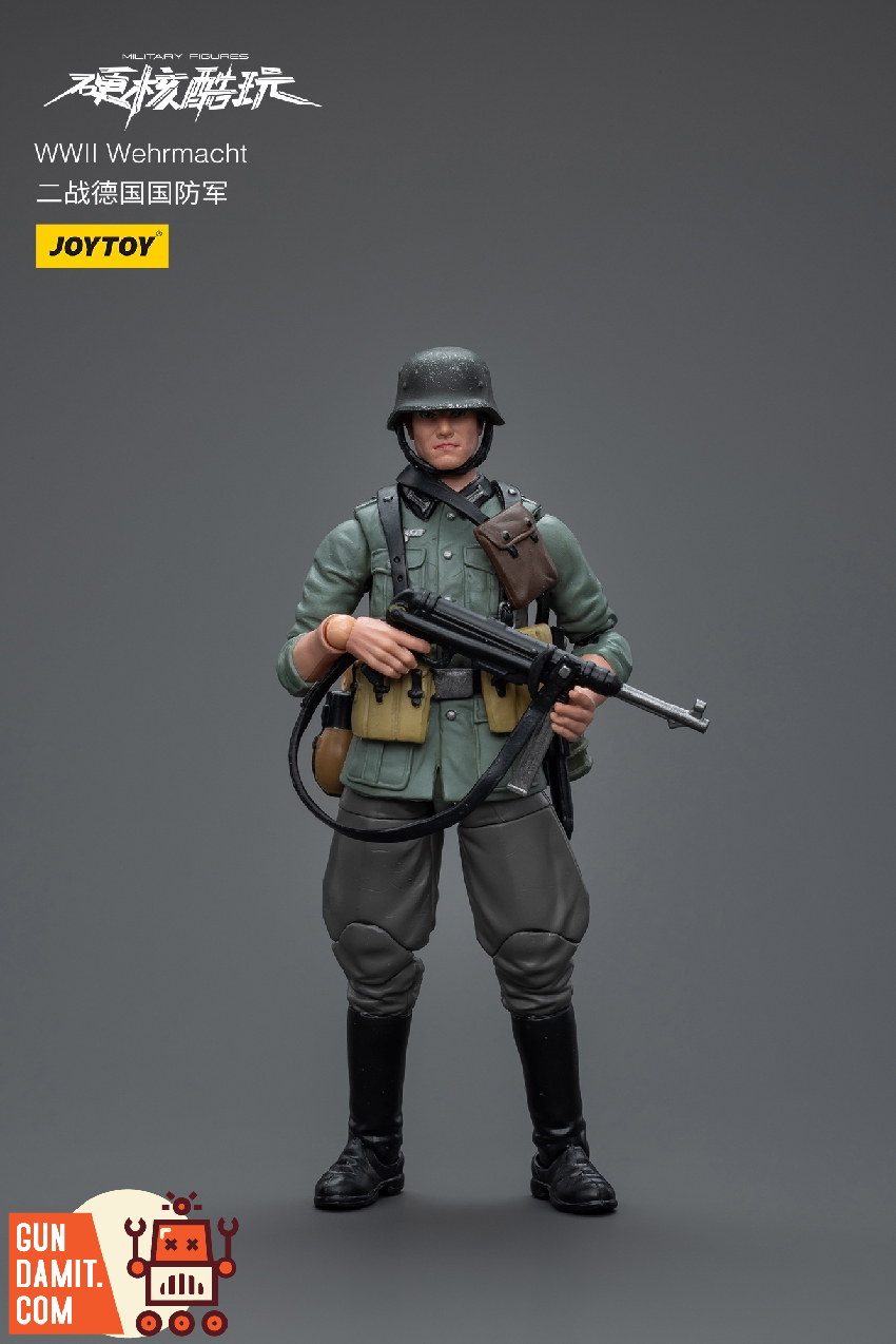 JoyToy WWII Wehrmacht figure front standing pose with stahlhelm helmet and MP40 weapon JoyToy WWII Wehrmacht figure front standing pose with stahlhelm helmet and MP40 weapon