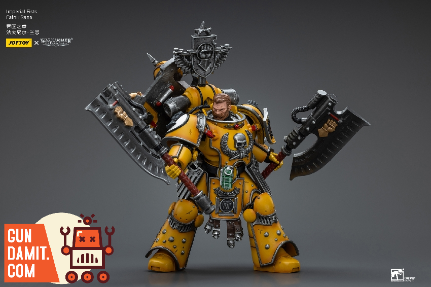 JoyToy 1/18 Warhammer Imperial Fists Fafnir Rann action figure front view with dual axes raised JoyToy 1/18 Warhammer Imperial Fists Fafnir Rann action figure front view with dual axes raised