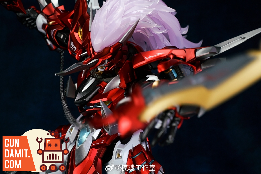 Asyura Iron Saga close-up detail of red armor and weapon Asyura Iron Saga close-up detail of red armor and weapon