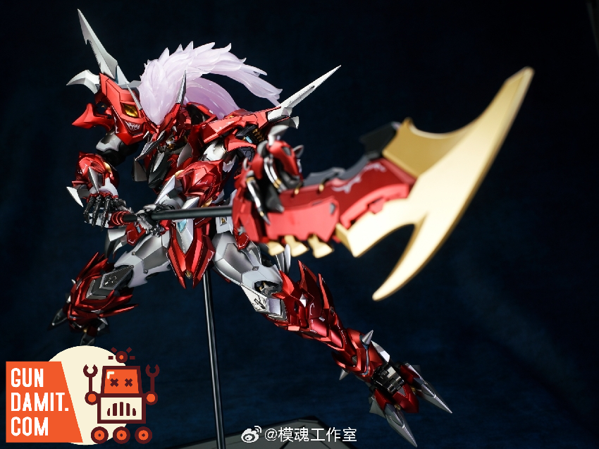 Moshow Noble Class X Asyura mecha side view with blade extended Moshow Noble Class X Asyura mecha side view with blade extended