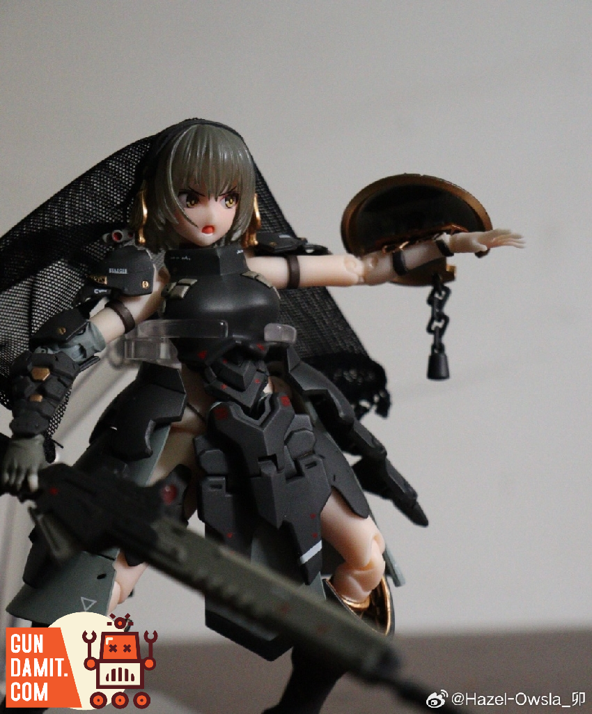 Front Armor Girl Victoria dynamic sword slash pose Front Armor Girl Victoria dynamic sword slash pose