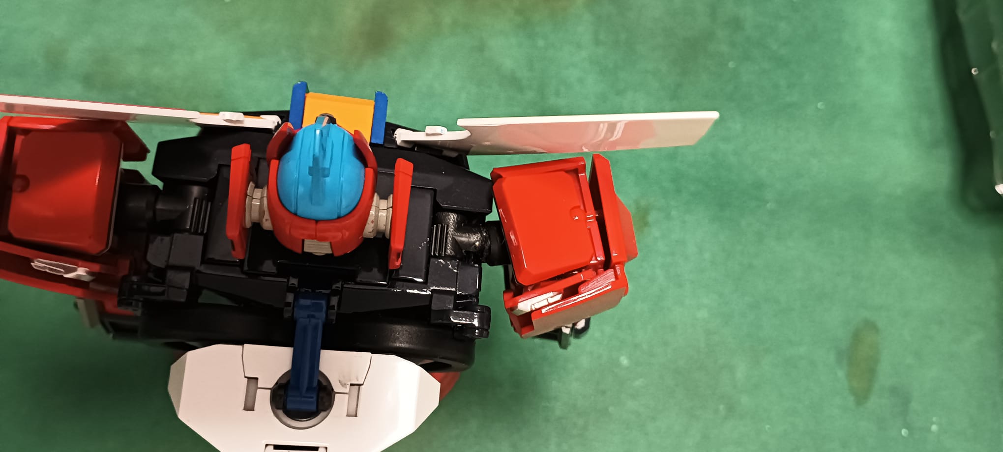 Braiger Pose+ Metal die-cast figure rear view Braiger Pose+ Metal die-cast figure rear view
