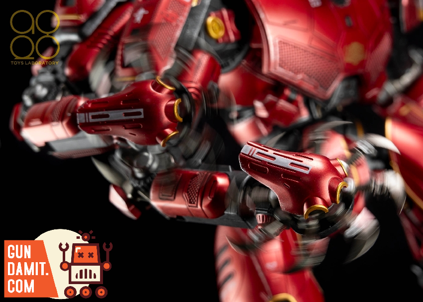 Close-up of Crimson Typhoon triple-arm weapon system with articulated claw hands Close-up of Crimson Typhoon triple-arm weapon system with articulated claw hands
