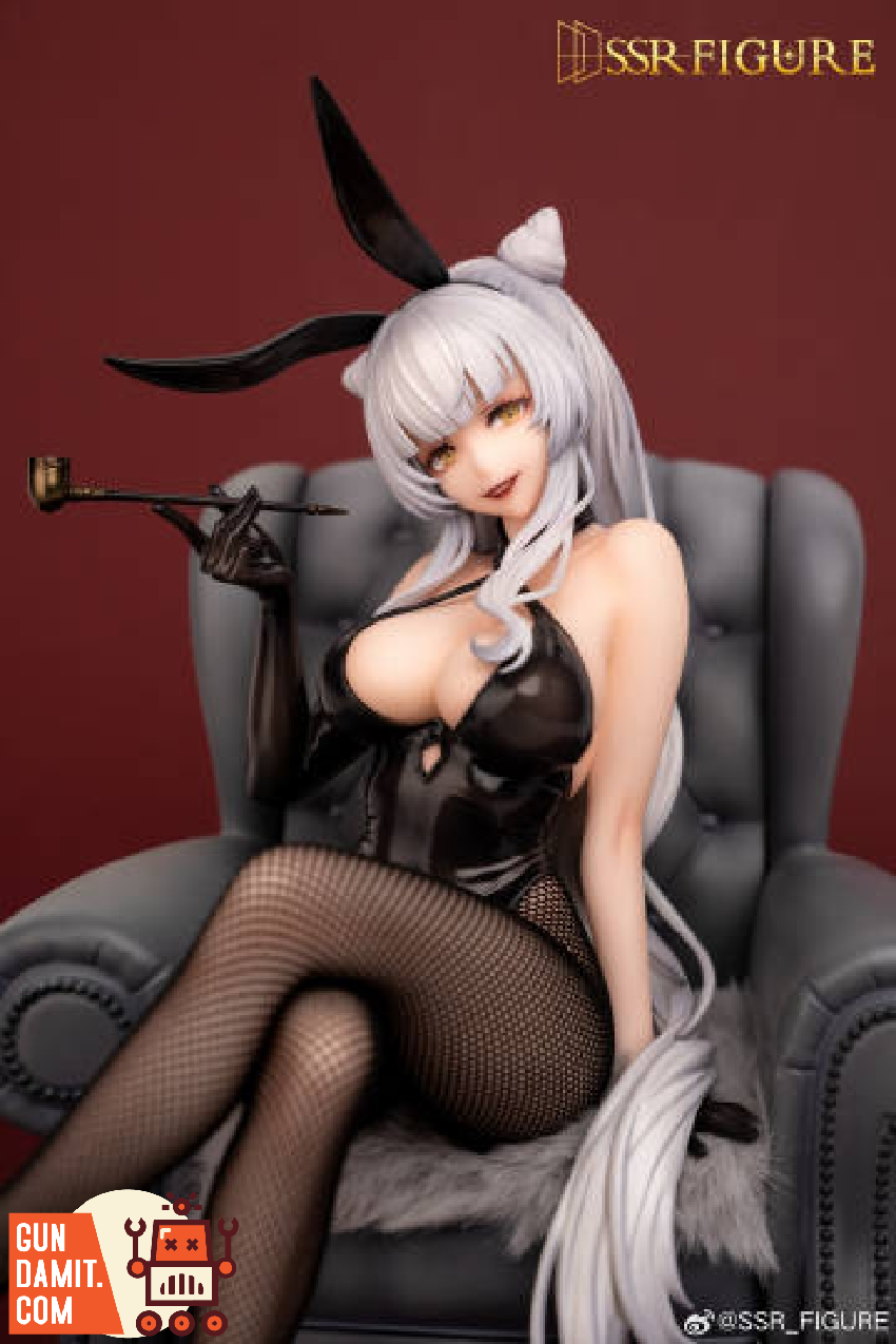 Su Jiu 1/7 statue side angle showing silver hair and bunny ears Su Jiu 1/7 statue side angle showing silver hair and bunny ears