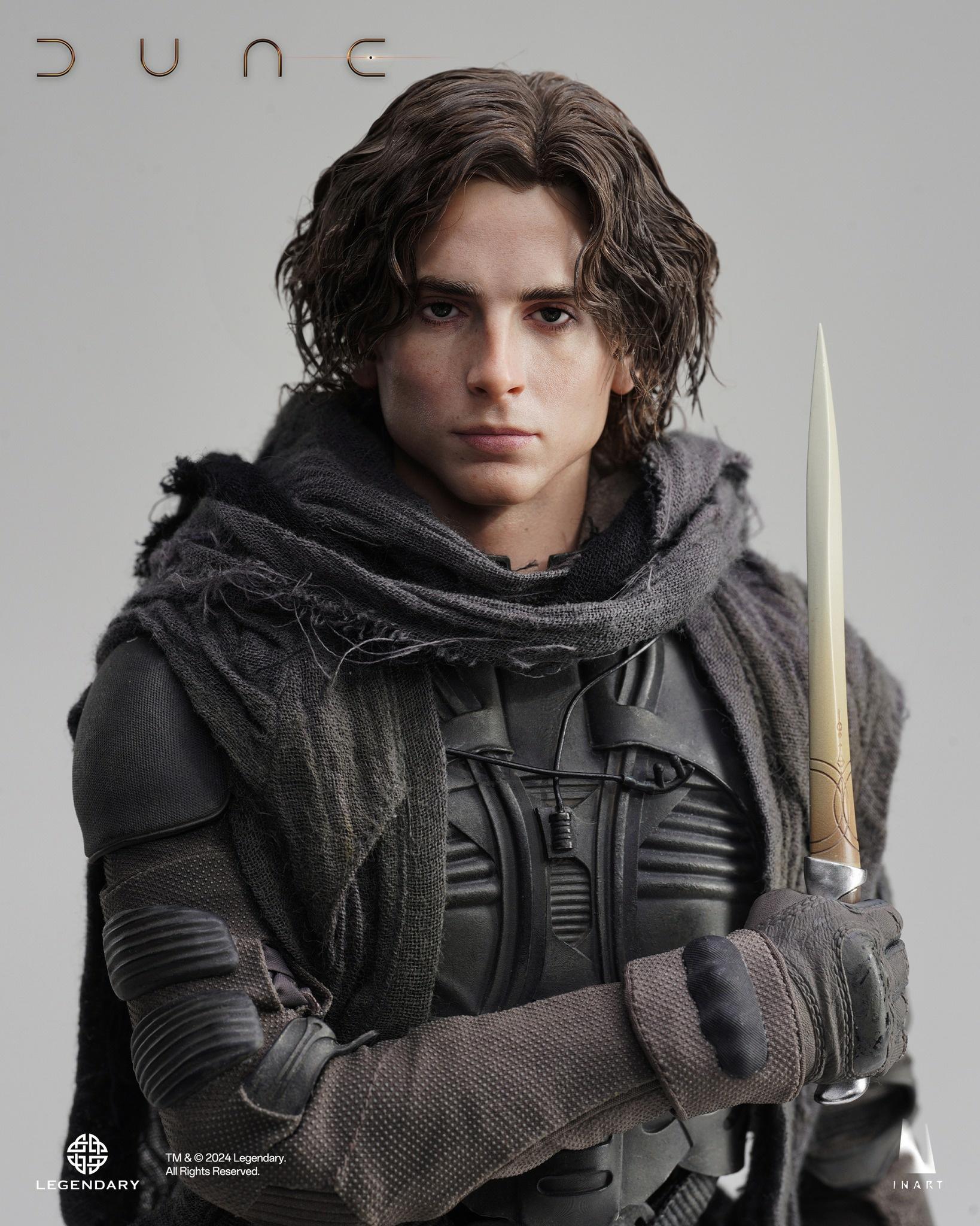 INART Paul Atreides holding crysknife close-up portrait INART Paul Atreides holding crysknife close-up portrait