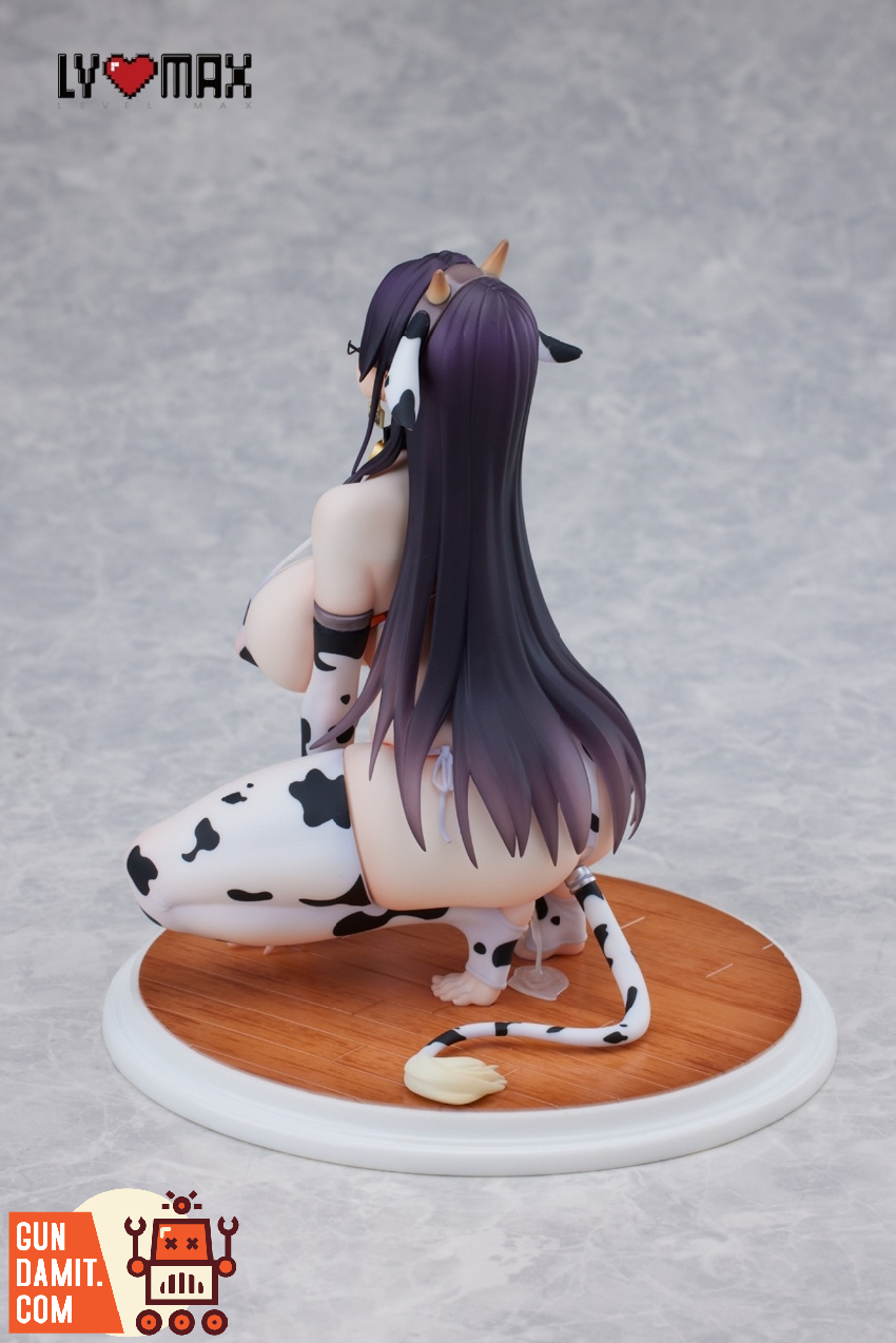 Level Max Cow Bikini Hei Fu face close-up Level Max Cow Bikini Hei Fu face close-up