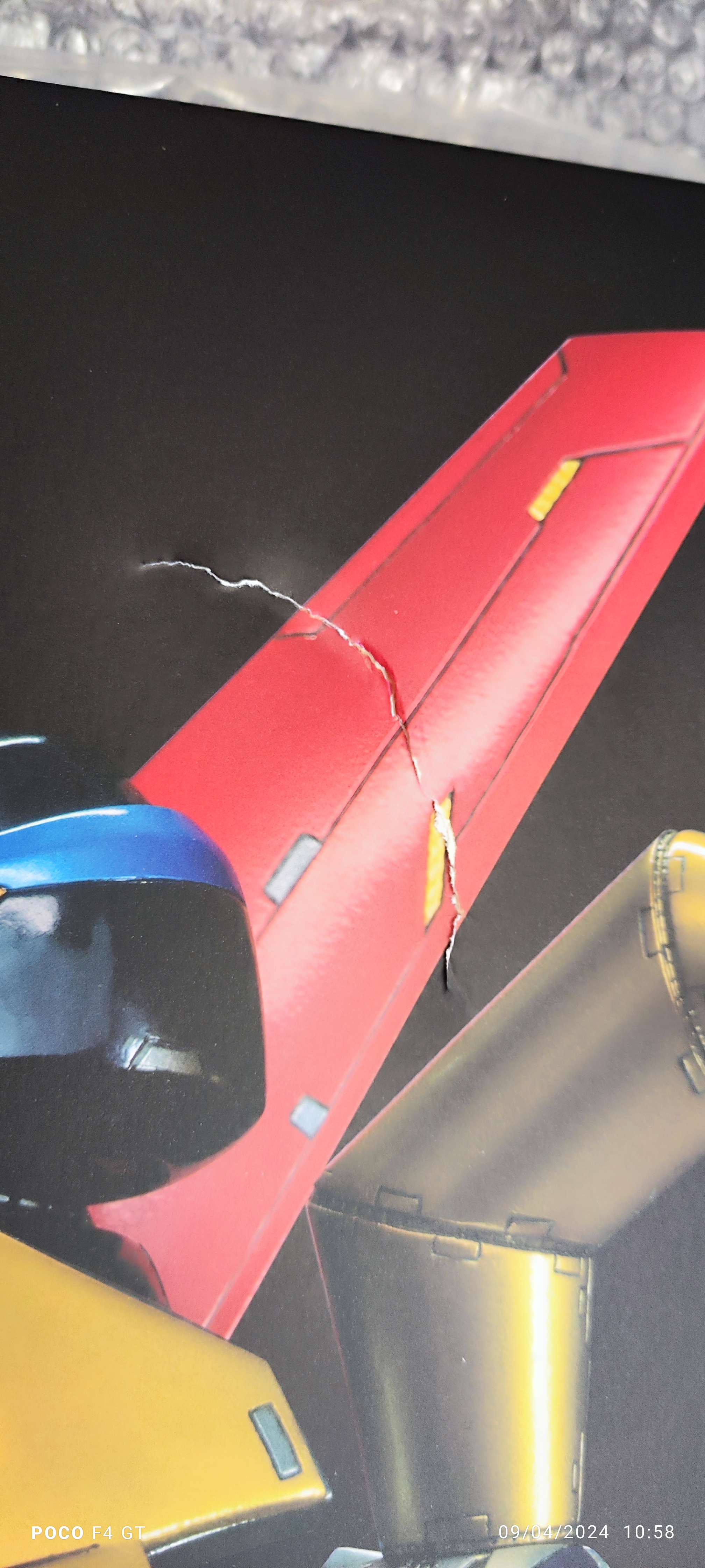 King Arts DFS084 Gaiking SE box art close-up of crease damage King Arts DFS084 Gaiking SE box art close-up of crease damage