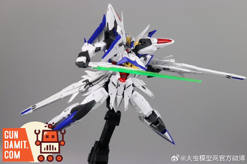 Daban 6658 MG Eclipse Gundam action pose with Maneuver Striker wings Daban 6658 MG Eclipse Gundam action pose with Maneuver Striker wings
