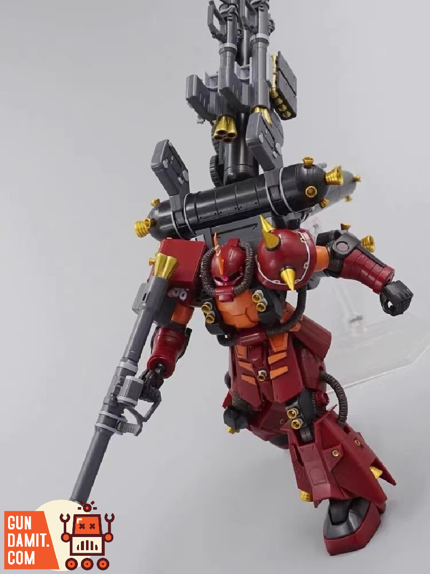 Weimei 1/144 HG Psycho Zaku model kit front view with full weapon loadout Weimei 1/144 HG Psycho Zaku model kit front view with full weapon loadout