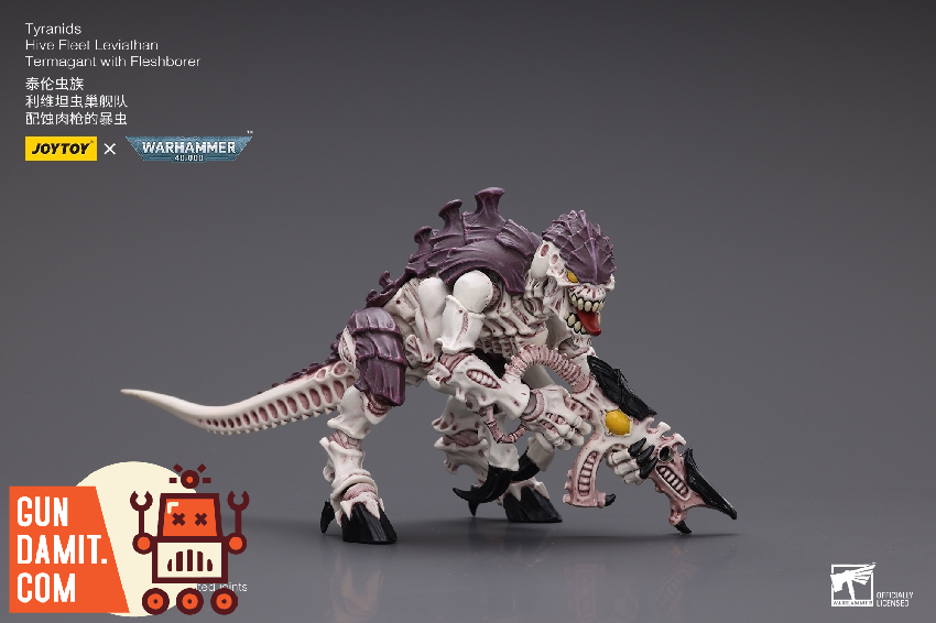 JoyToy Termagant Fleshborer walking pose side view JoyToy Termagant Fleshborer walking pose side view