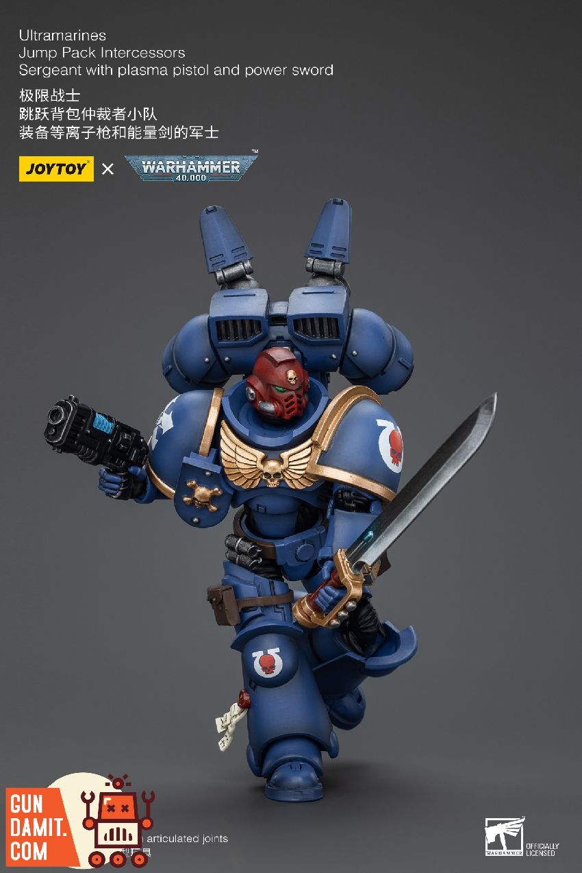 JoyToy Ultramarines Sergeant charging forward pose with power sword JoyToy Ultramarines Sergeant charging forward pose with power sword