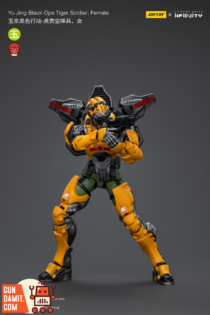 JoyToy 1/18 Tiger Soldier Female Black Ops jumping attack on flight stand JoyToy 1/18 Tiger Soldier Female Black Ops jumping attack on flight stand