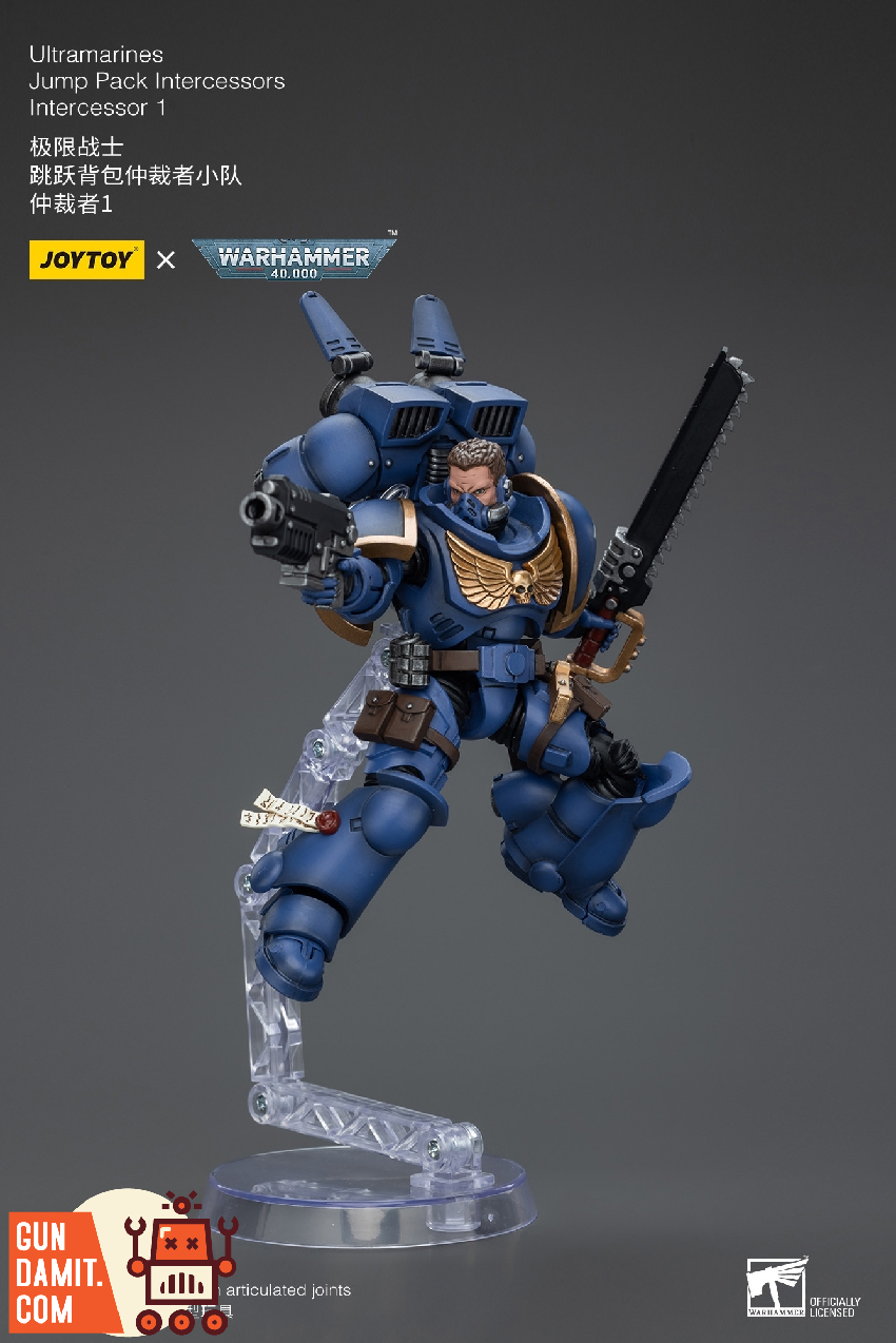 JoyToy 1/18 Ultramarines Intercessor 1 jumping attack pose on flight stand JoyToy 1/18 Ultramarines Intercessor 1 jumping attack pose on flight stand