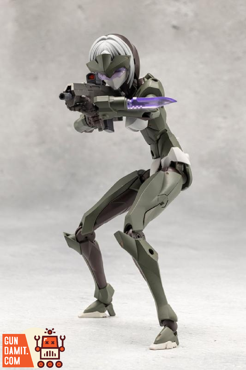 Kotobukiya Megalomaria Penetrator combat pose with energy blade Kotobukiya Megalomaria Penetrator combat pose with energy blade