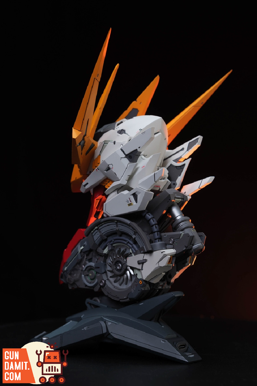 LabZero 1/35 Barbatos Lupus Rex painted bust with orange horns and white armor LabZero 1/35 Barbatos Lupus Rex painted bust with orange horns and white armor