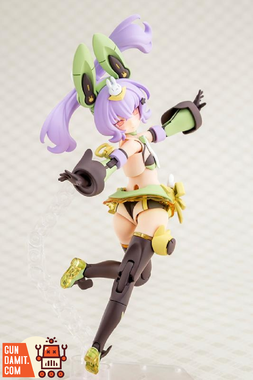 PUNI MOFU To figure flying action pose with energy weapons PUNI MOFU To figure flying action pose with energy weapons