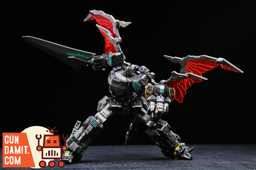 Lucky Cat LC-MC03B Dino Megazord combined robot battle pose Lucky Cat LC-MC03B Dino Megazord combined robot battle pose